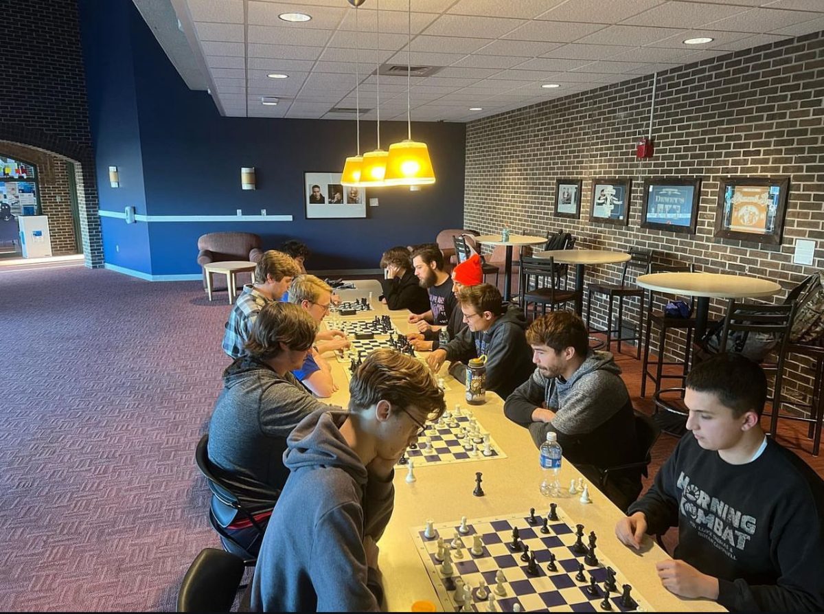 Blunders and banter: GV students create community through chess